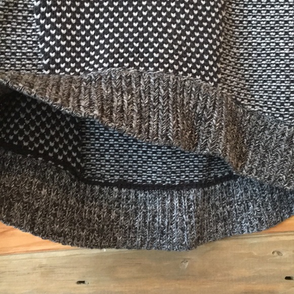 Lululemon Ivivva Busy To Be Cozy Sweater 12 - Picture 4 of 7